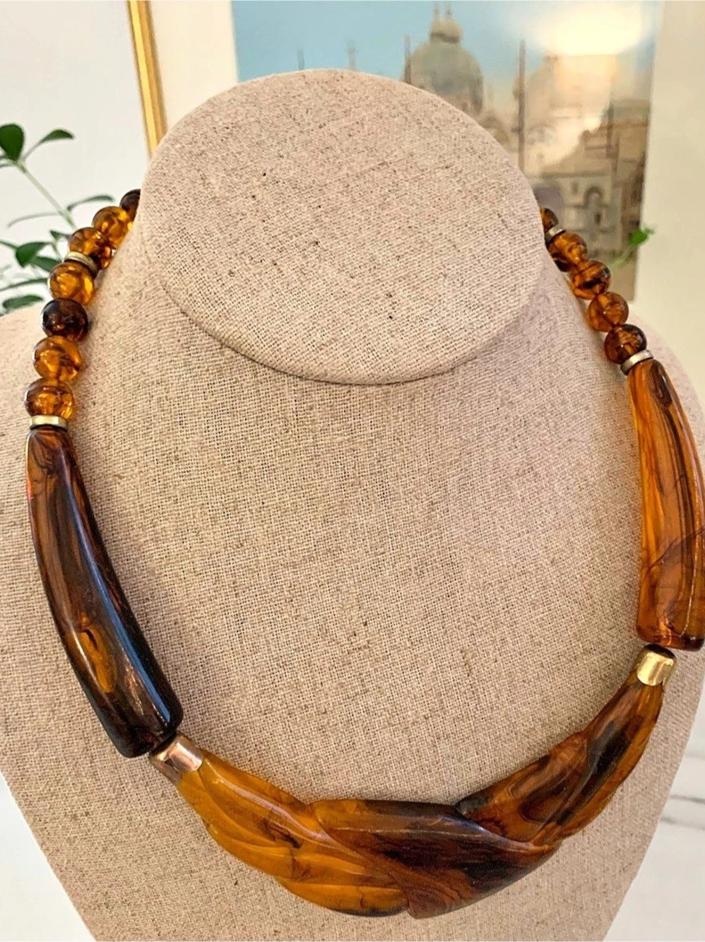 ✨Vintage Amber-Tone Statement Lucite Tortoise chunky Necklace